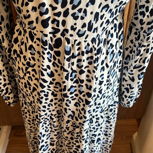 Time and Tru Long Sleeve Dress, Size M, Blue Cheetah Print, Tiered, Never Worn - Picture 5 of 9